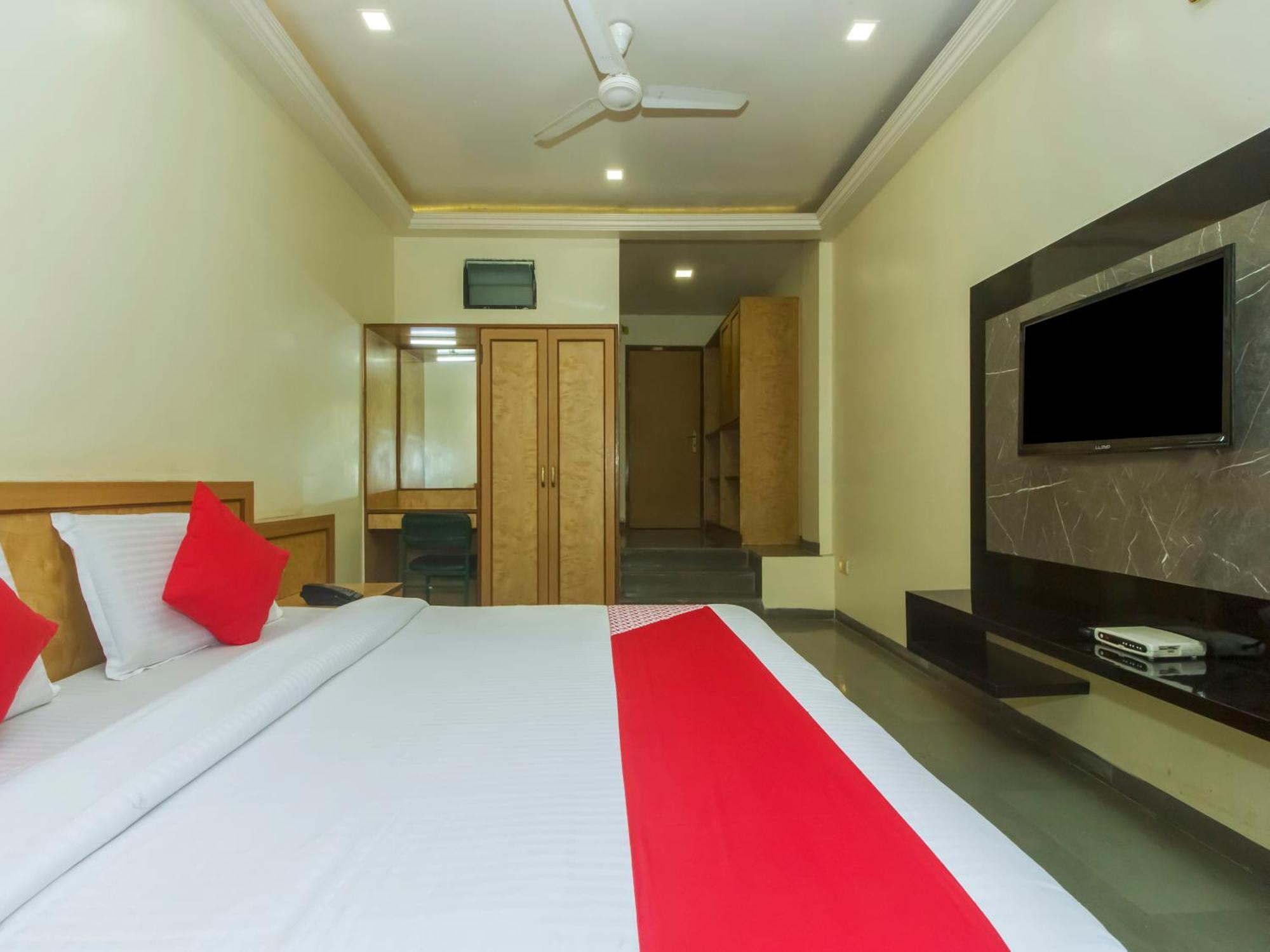 Hotel New Uttam Hira Palace Nashik Exterior photo