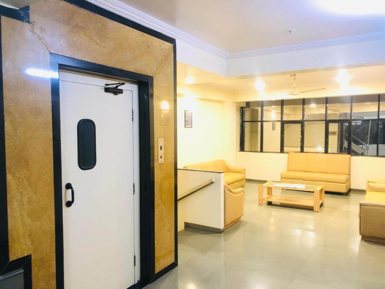 Hotel New Uttam Hira Palace Nashik Exterior photo